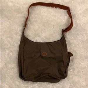 Medium size Longchamp messenger bag
